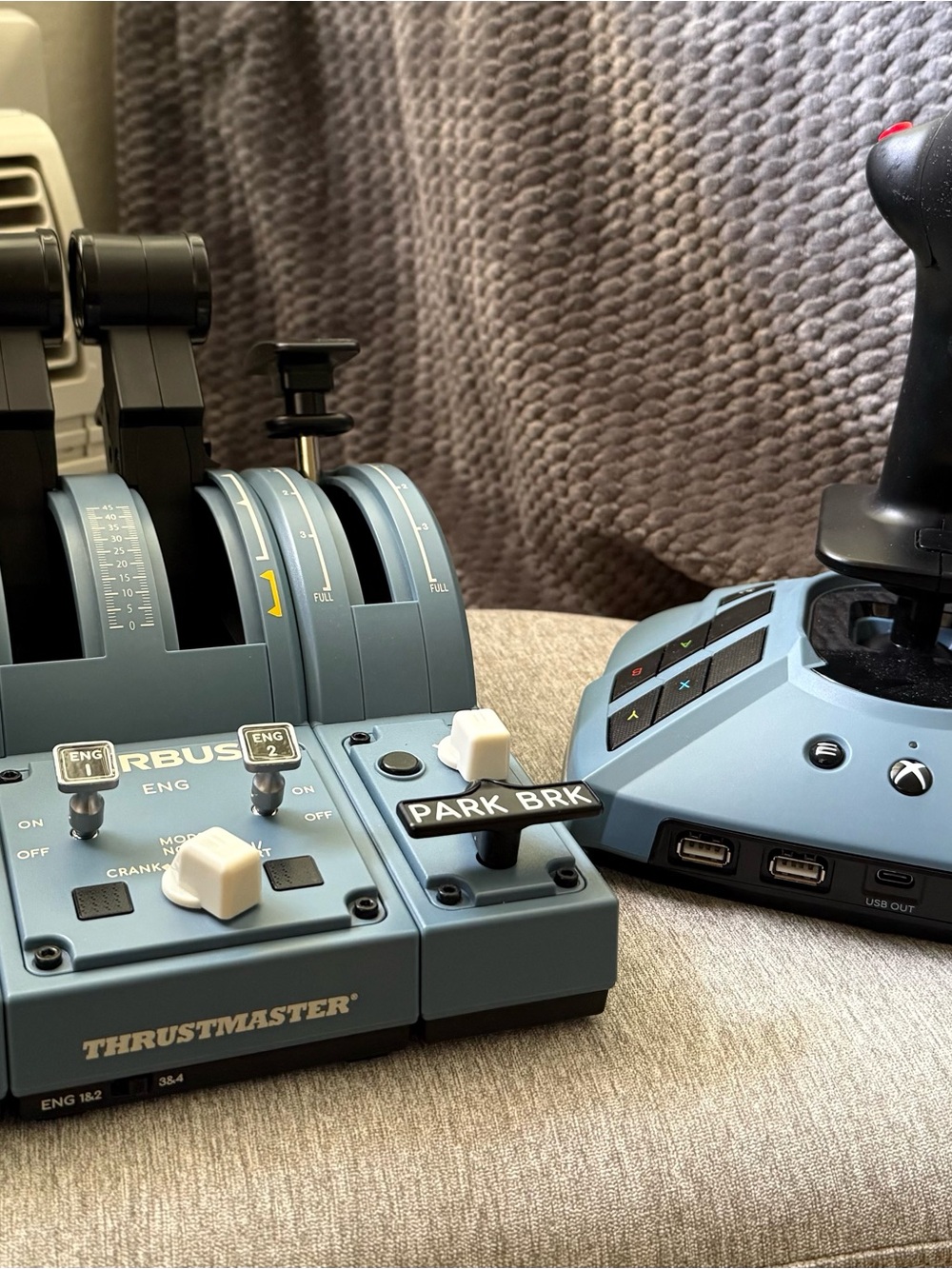 Thrustmaster Airbus Edition Flight Stick & Throttle Quadrant Set - Picture 6 of 12